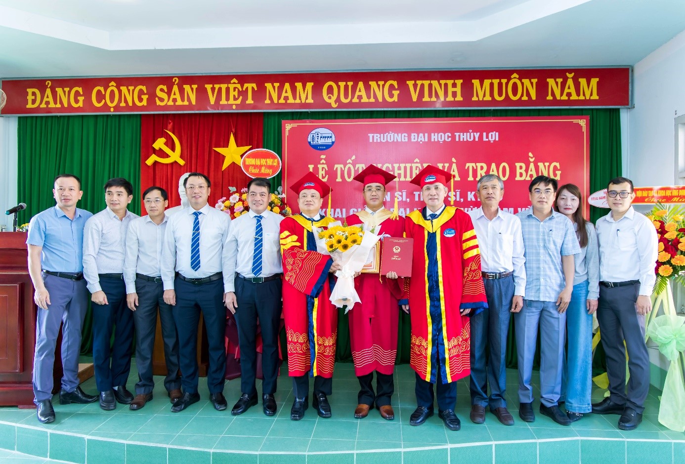 Công tác đào tạo và bồi dưỡng