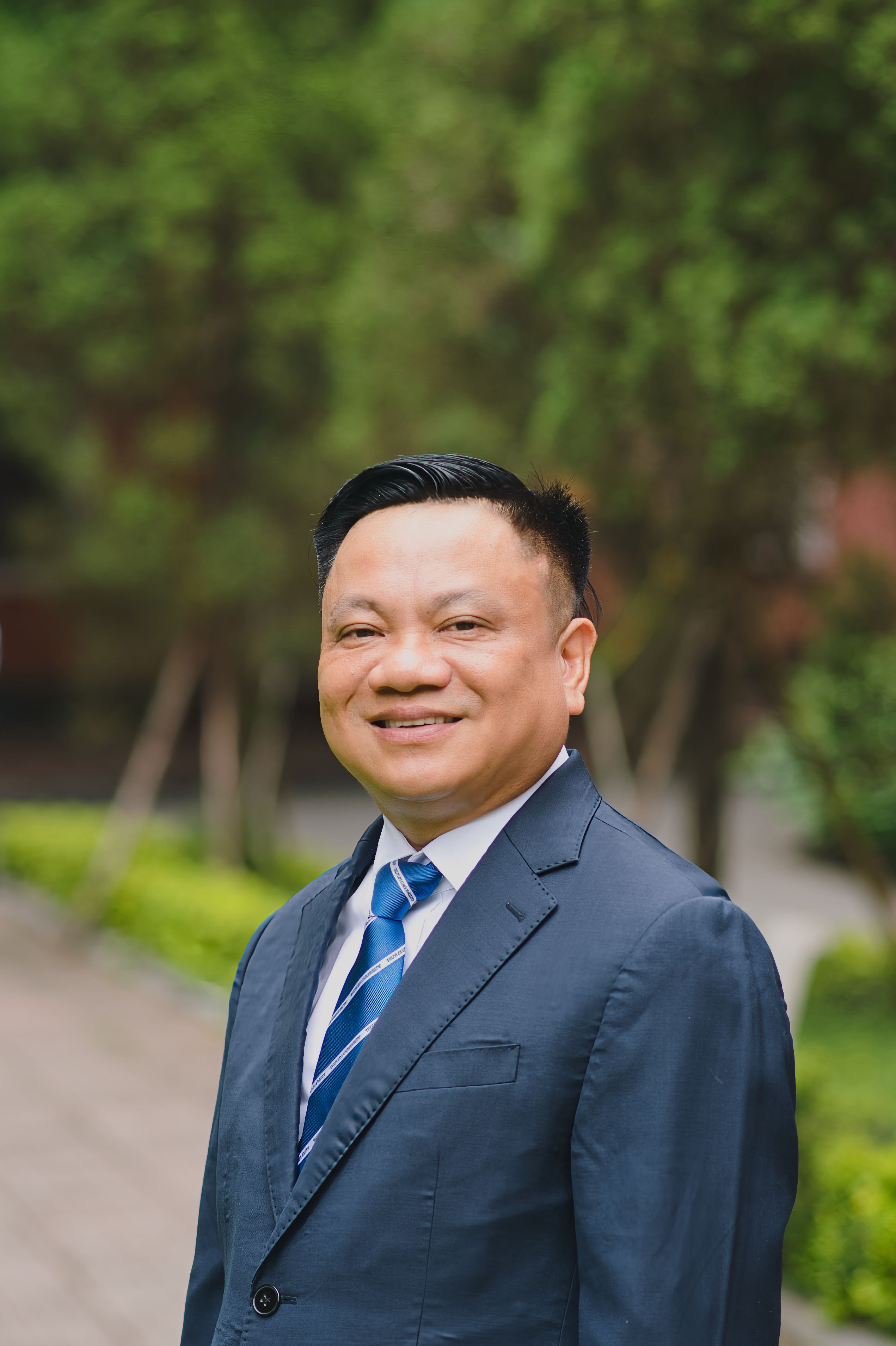 Tiến sĩ Mai Quang Khoát - Viện trưởng