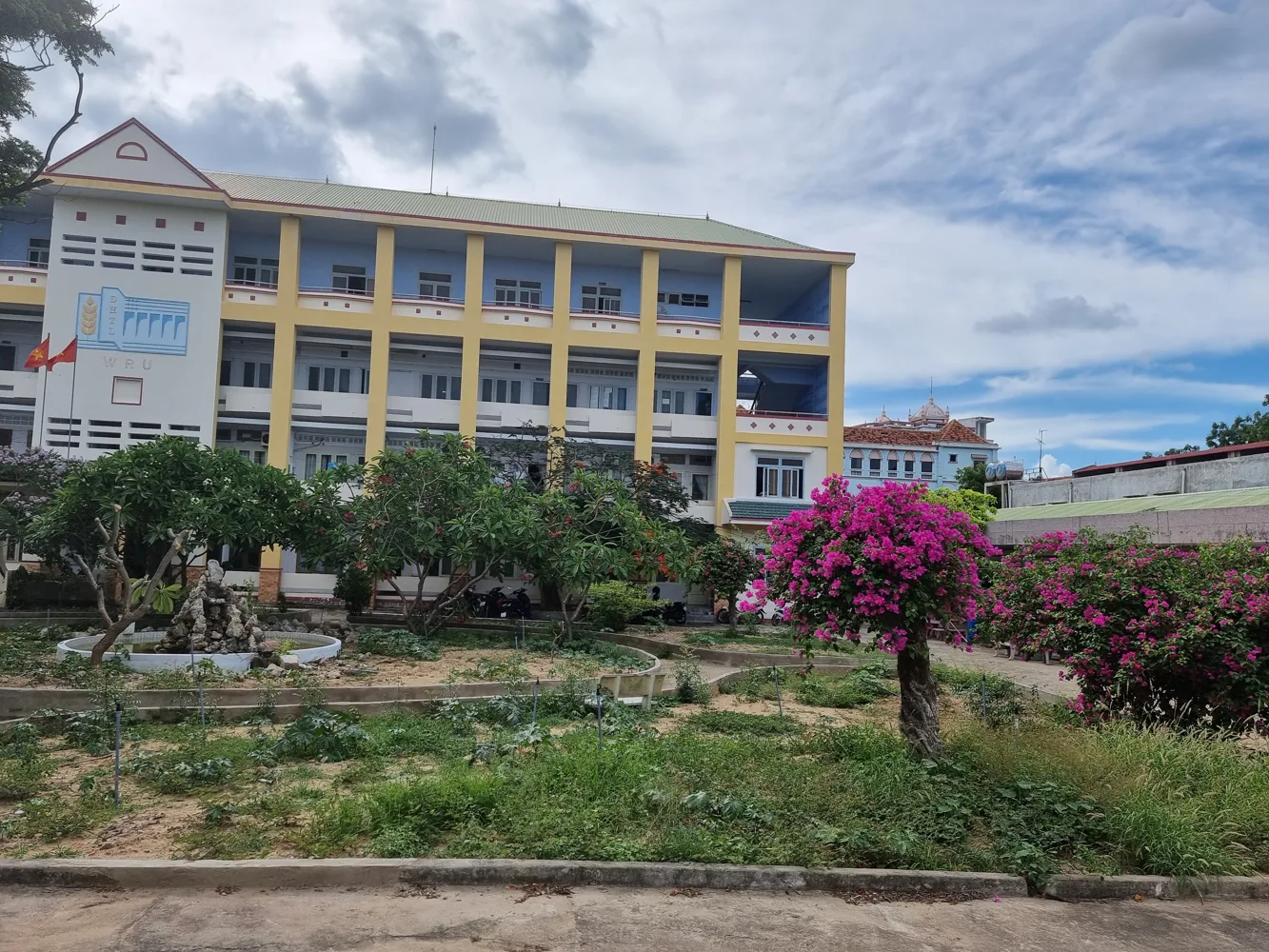 Toàn cảnh khuôn viên Trường Đại học Thủy lợi
